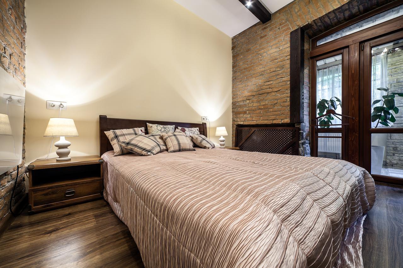Vip Castle Apartmens Лвив Екстериор снимка