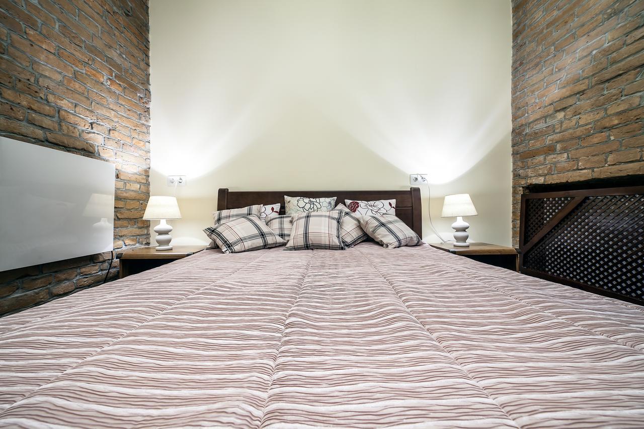 Vip Castle Apartmens Лвив Екстериор снимка